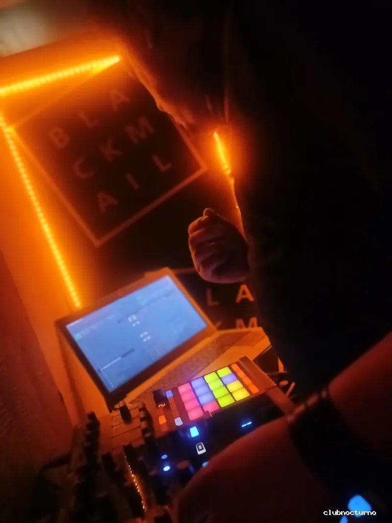 Blackmail Bar Madrid