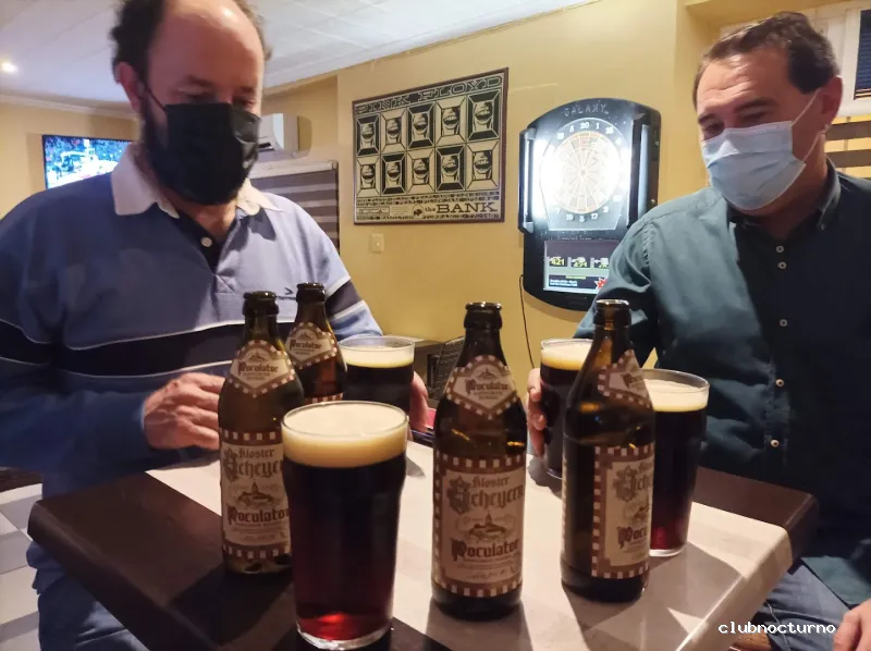 Disco Bar Azul y Blanco