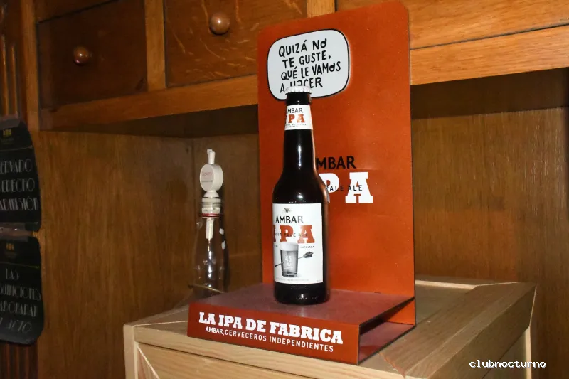 Loch Ness Pub (El Lago)