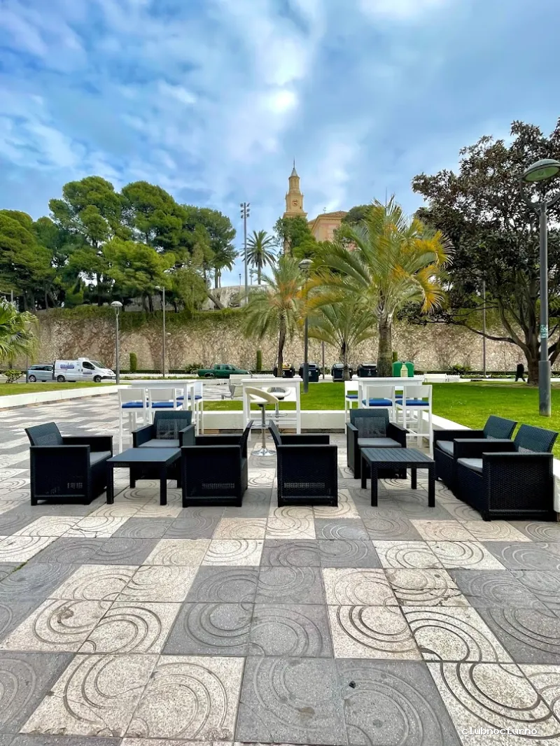 AWACATE TROPICAL PUB