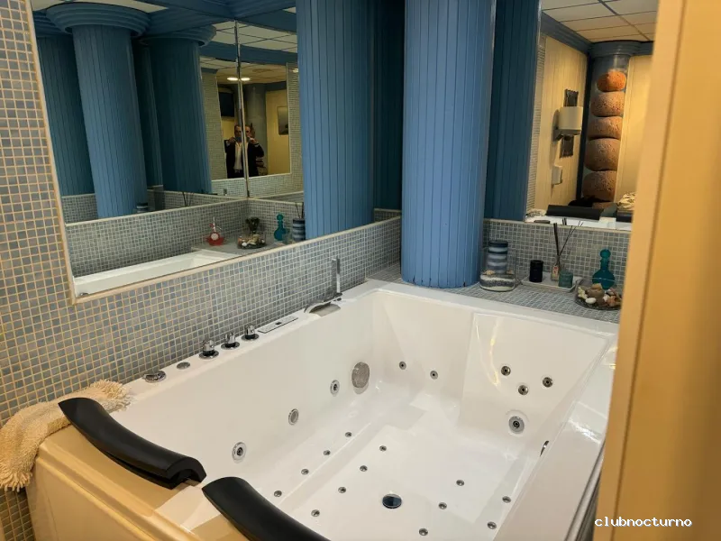 Glamour Club Music Hall