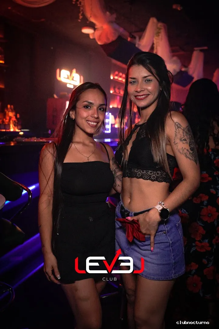 LEVEL CLUB