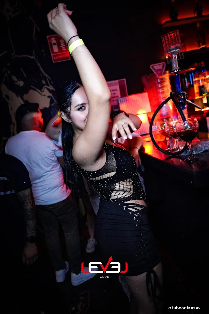 LEVEL CLUB