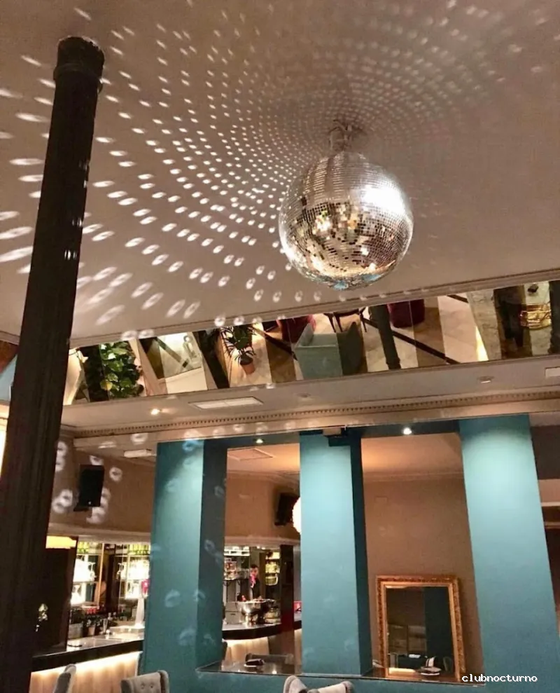 YOU IS BACK LOUNGE BAR