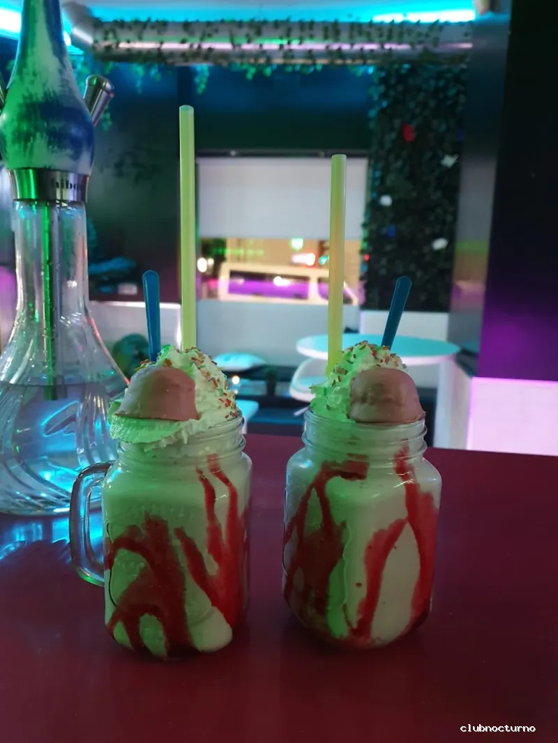 Hibou Shishas & Cocktails