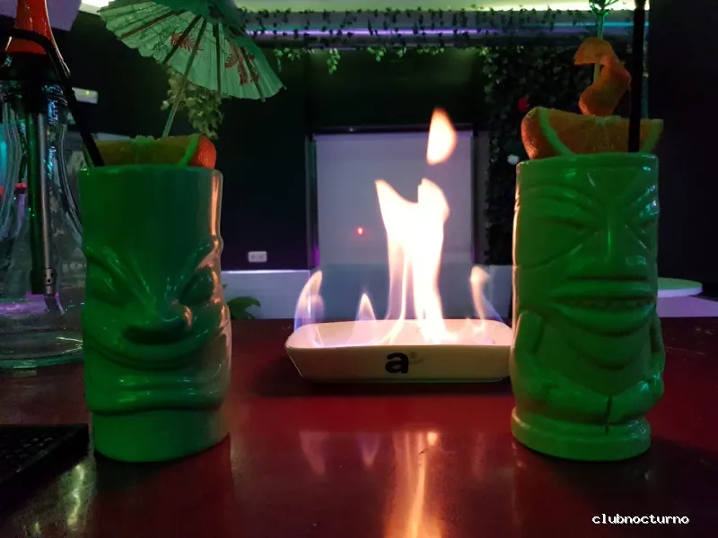 Hibou Shishas & Cocktails