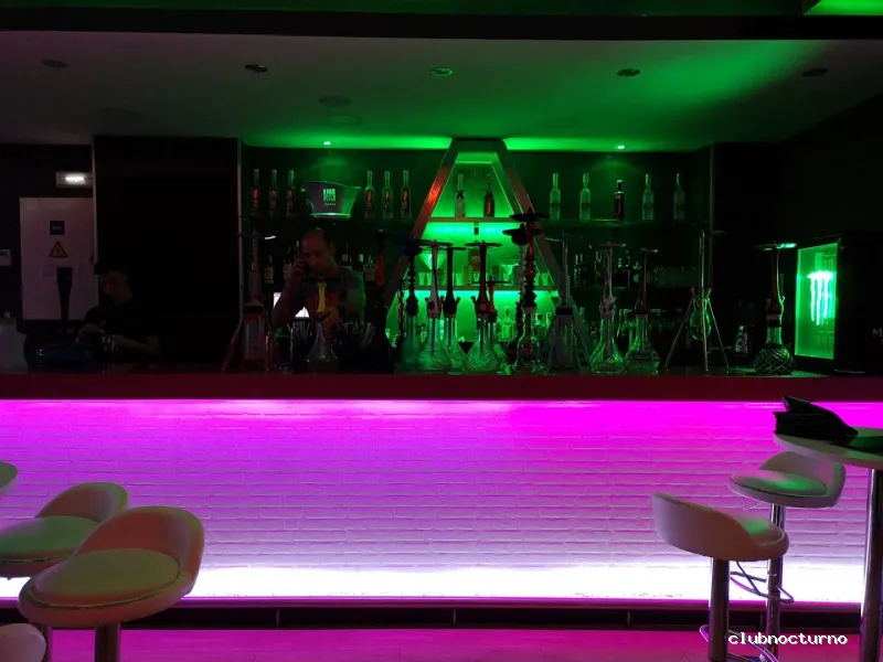 Hibou Shishas & Cocktails