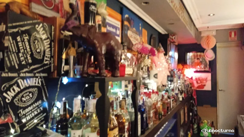 El Tocadiscos Bar PUB Club Nocturno