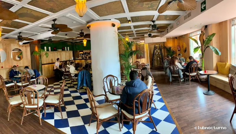 FILIPINAS Café y Cóctel