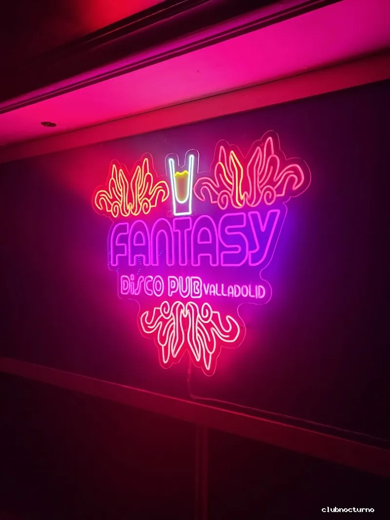 FANTASY DISCO PUB