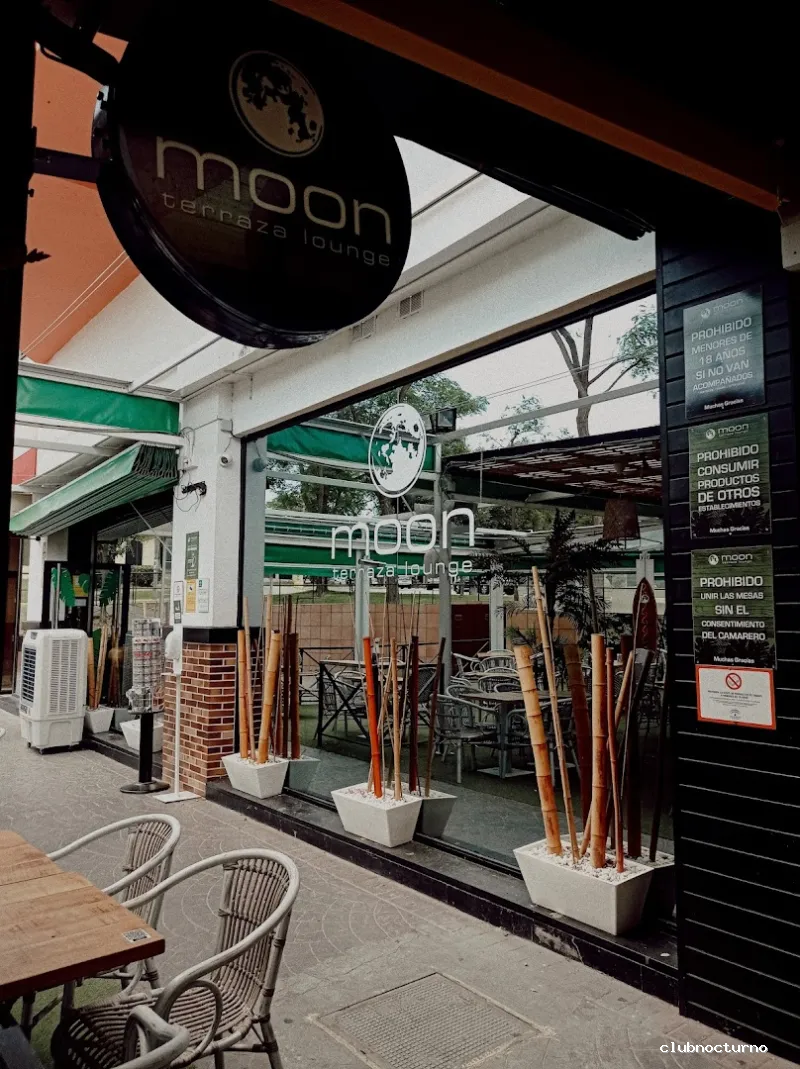 Pub.Moon terraza Tomares