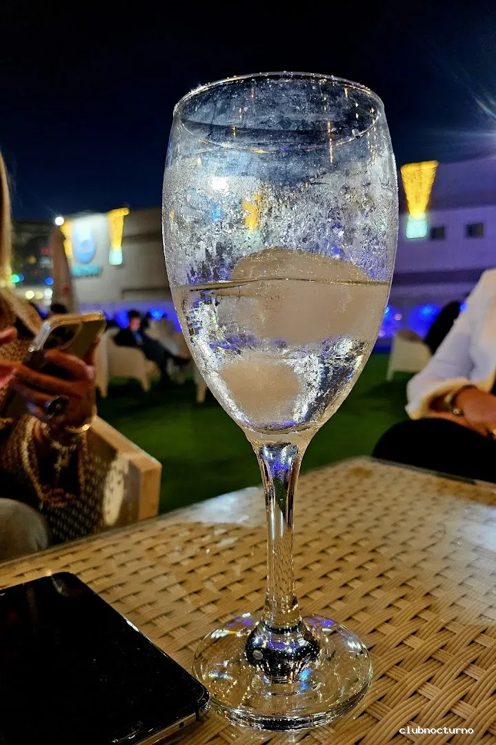 Pub.Moon terraza Tomares