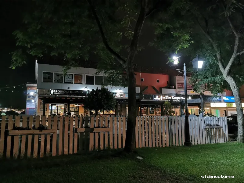 Pub.Moon terraza Tomares