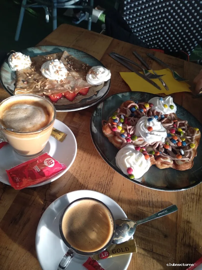 Pub.Moon terraza Tomares