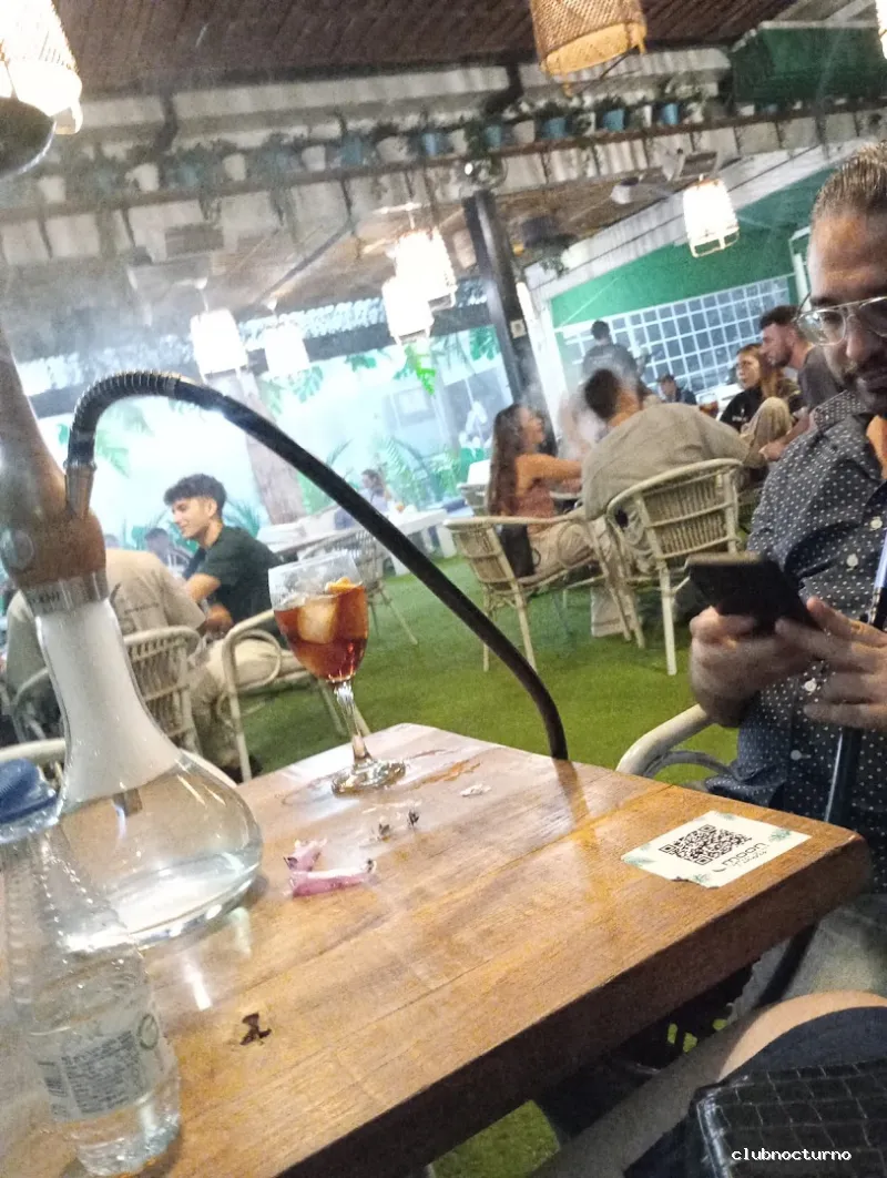 Pub.Moon terraza Tomares