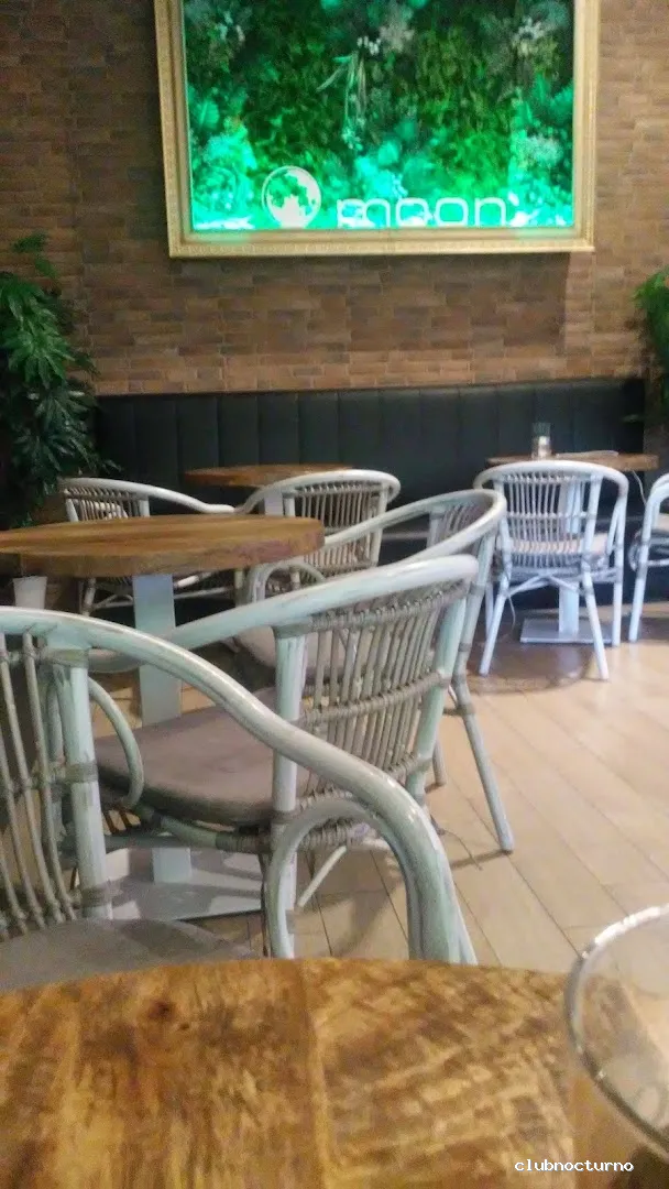 Pub.Moon terraza Tomares