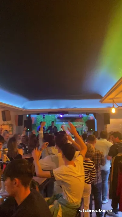 Bianco 10 Café - Pub