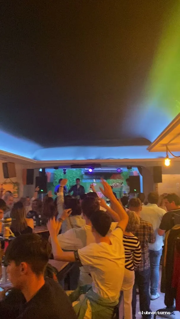 Bianco 10 Café - Pub