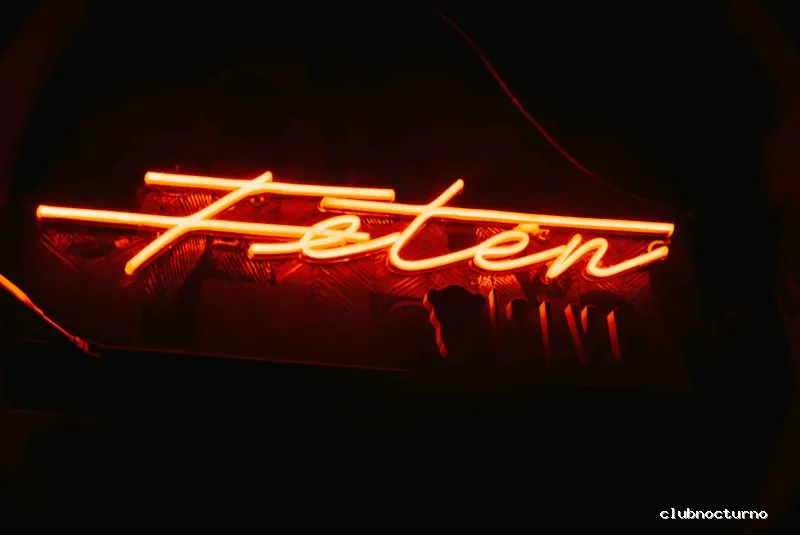 Feten club clandestino by SLVJ