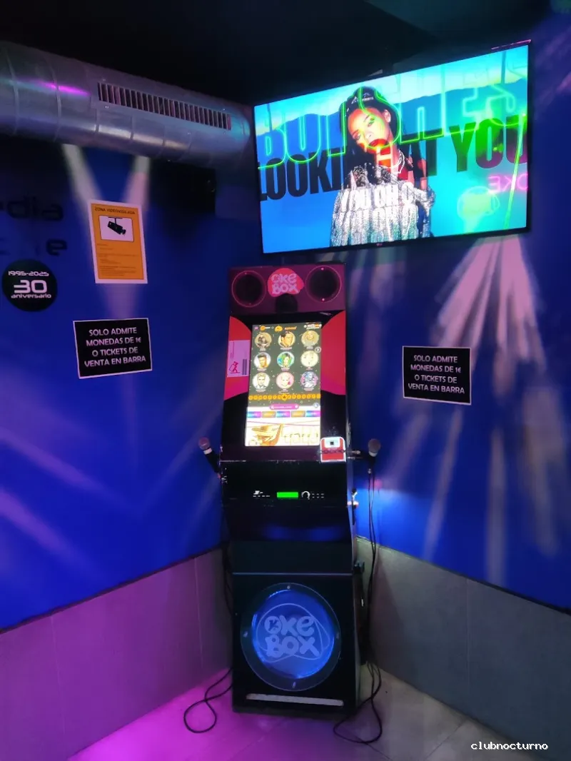 Karaoke A Media Noche