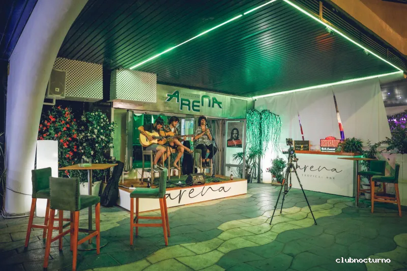 Arena Tropical Bar