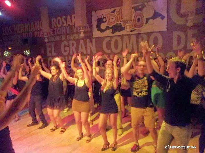 DILE QUE NO- Sala de baile y clases de baile