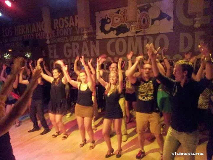 DILE QUE NO- Sala de baile y clases de baile