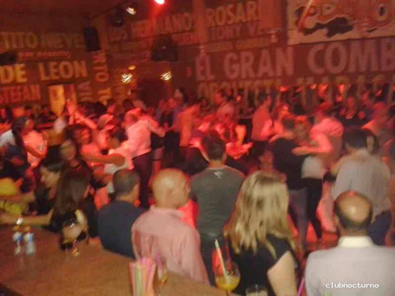 DILE QUE NO- Sala de baile y clases de baile