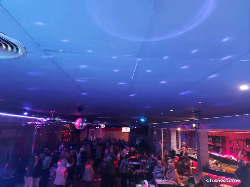 Salsa Costas Salón de Baile