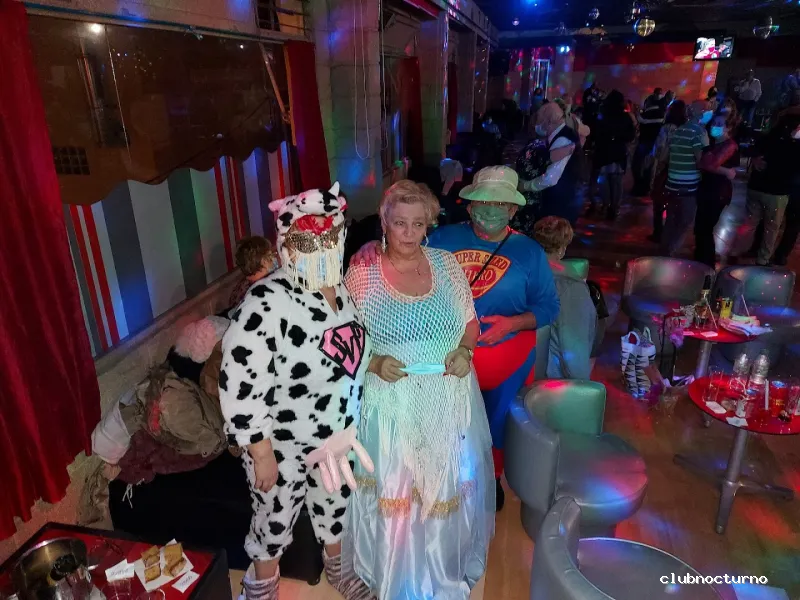 Salsa Costas Salón de Baile