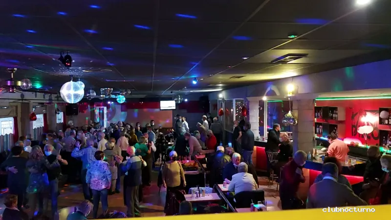 Salsa Costas Salón de Baile