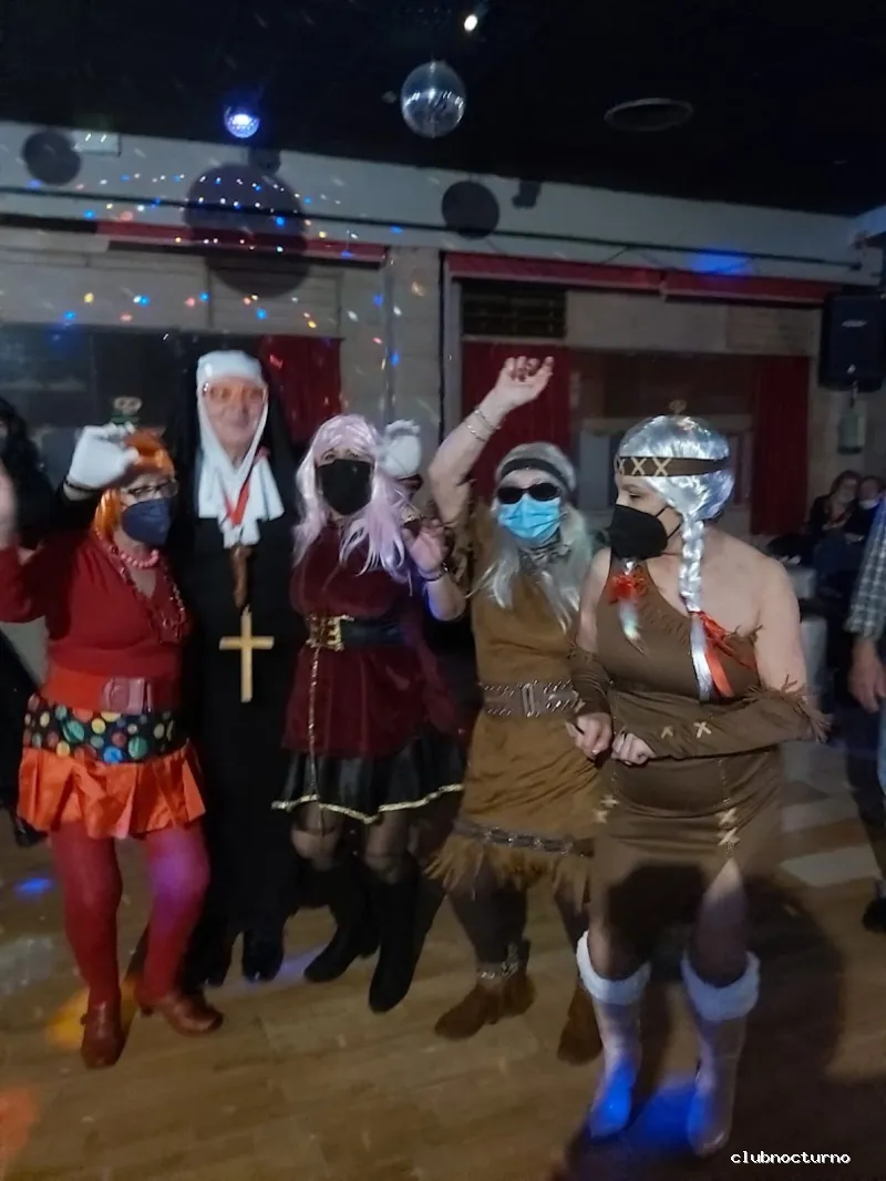 Salsa Costas Salón de Baile