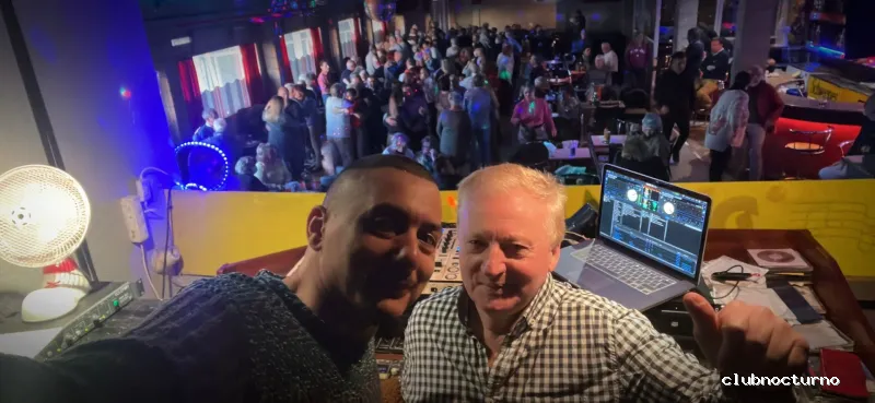 Salsa Costas Salón de Baile