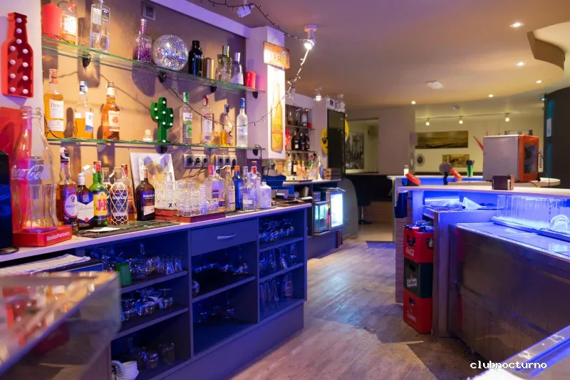 Pub musical Oasis Cócteleria y karaoke