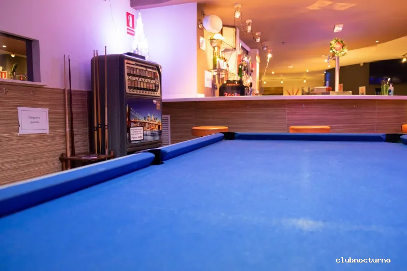 Pub musical Oasis Cócteleria y karaoke