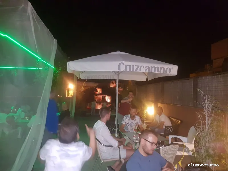 Triángulo Bar