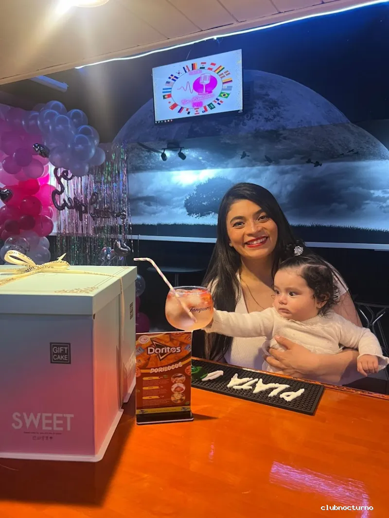 Sin Fronteras disco pub