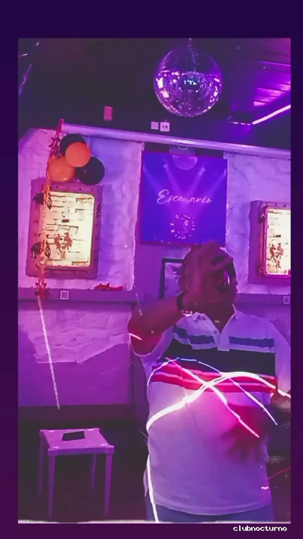 Sin Fronteras disco pub