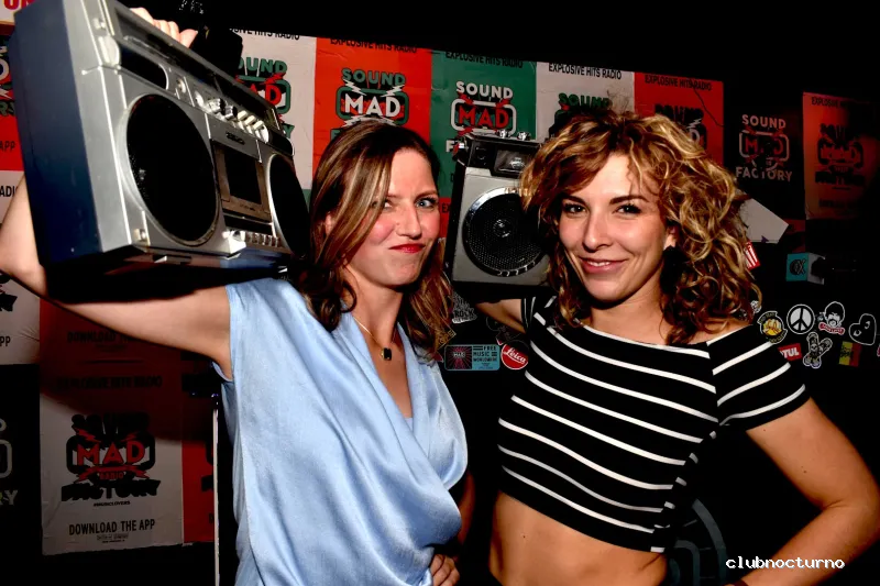 On The Rocks Bar Crawl Barcelona