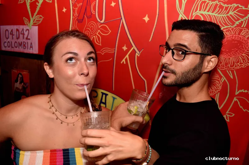 On The Rocks Bar Crawl Barcelona