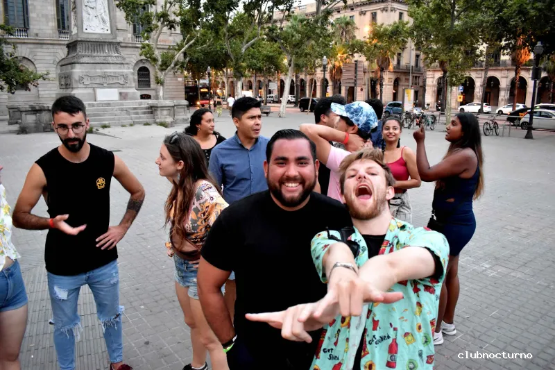 On The Rocks Bar Crawl Barcelona
