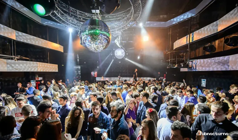 Teatre Sant Cugat Night Scene