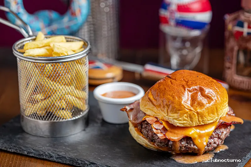 Mamajuana Restaurante Dominicano en Vallecas /RESTAURANTE DOMINICANO EN VALLECAS