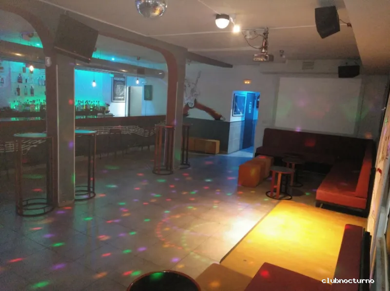 Local Stiletto La Elipa