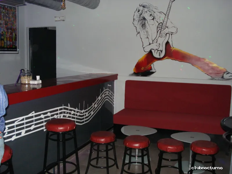 Local Stiletto La Elipa