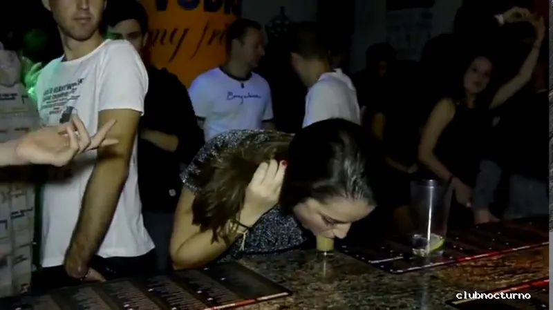 HOT SHOTS CHUPITERÍA & PUB.