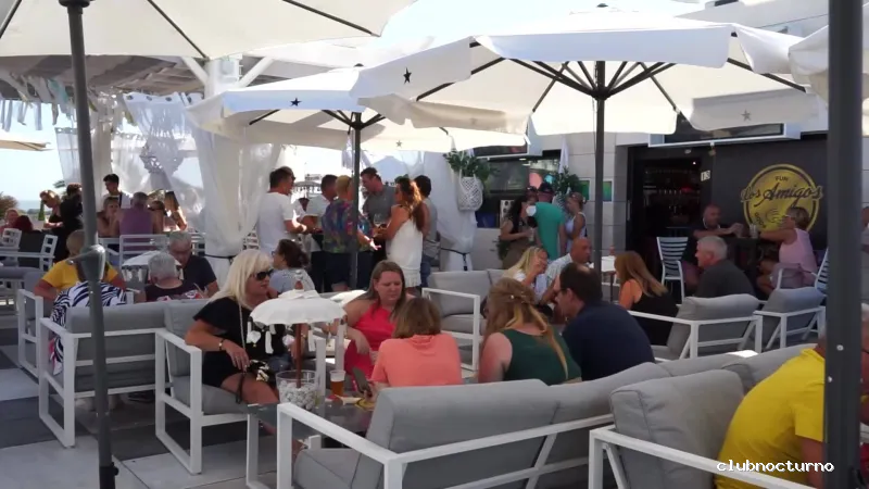 Los Amigos Lounge Quesada