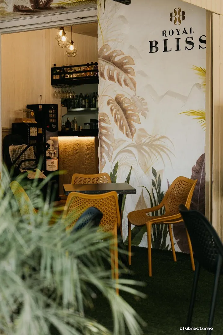 Vibra’s lounge bar