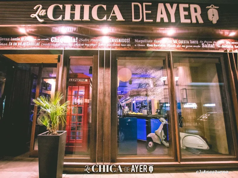 Pub La Chica de Ayer - Granada