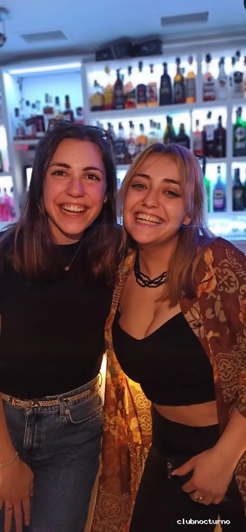 Aura copas linares pub